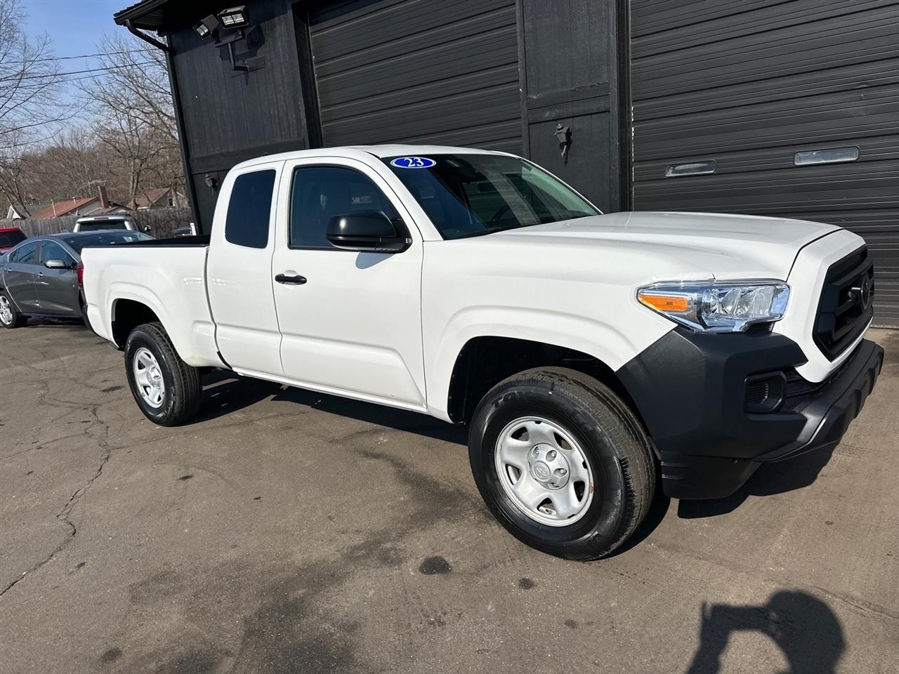 2023 Toyota Tacoma 2WD SR Access Cab 6' Bed I4 AT (Natl)