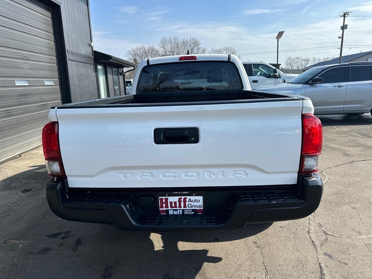 Toyota Tacoma 2WD SR5 Access Cab 6' Bed I4 AT (Natl) 2023