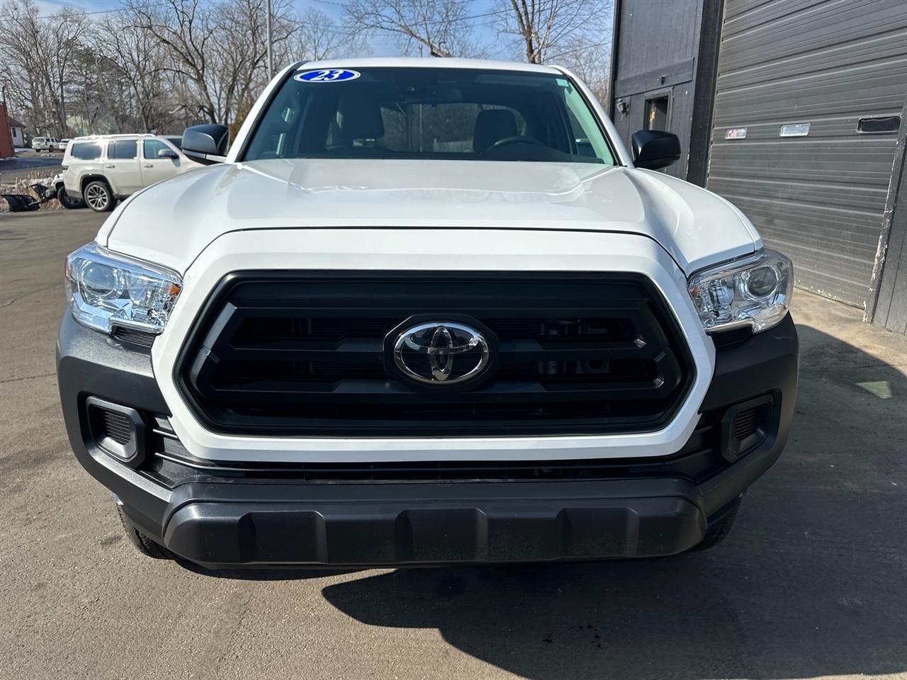 Toyota Tacoma 2WD SR5 Access Cab 6' Bed I4 AT (Natl) 2023