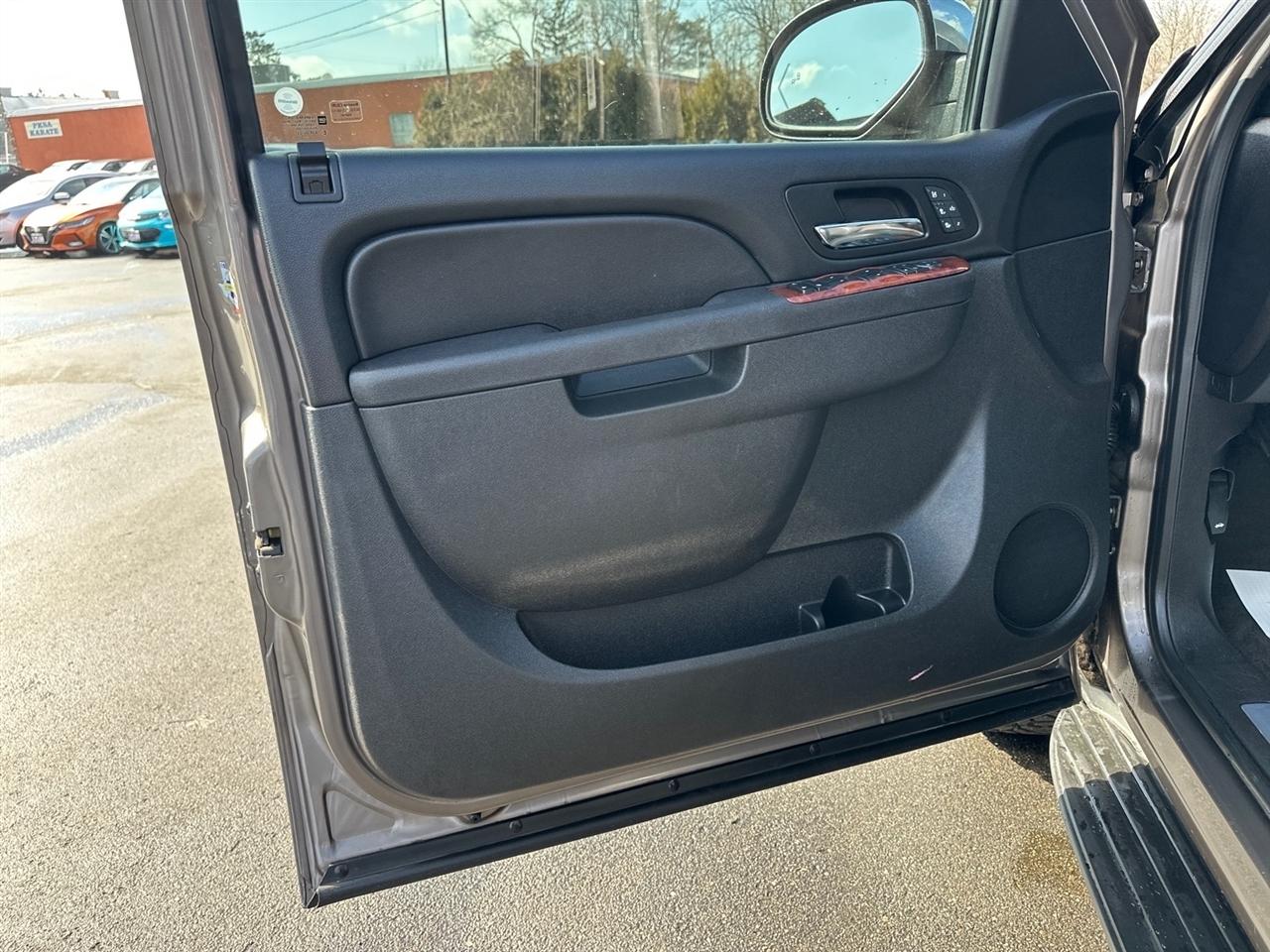 Chevrolet Tahoe 2WD 4dr 1500 LTZ 2013