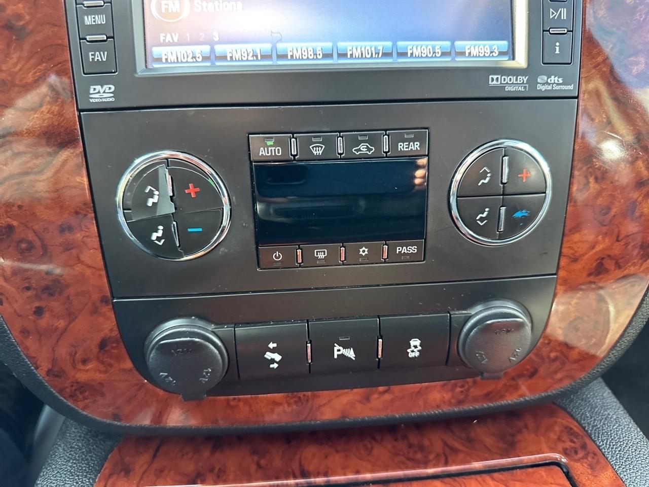 Chevrolet Tahoe 2WD 4dr 1500 LTZ 2013