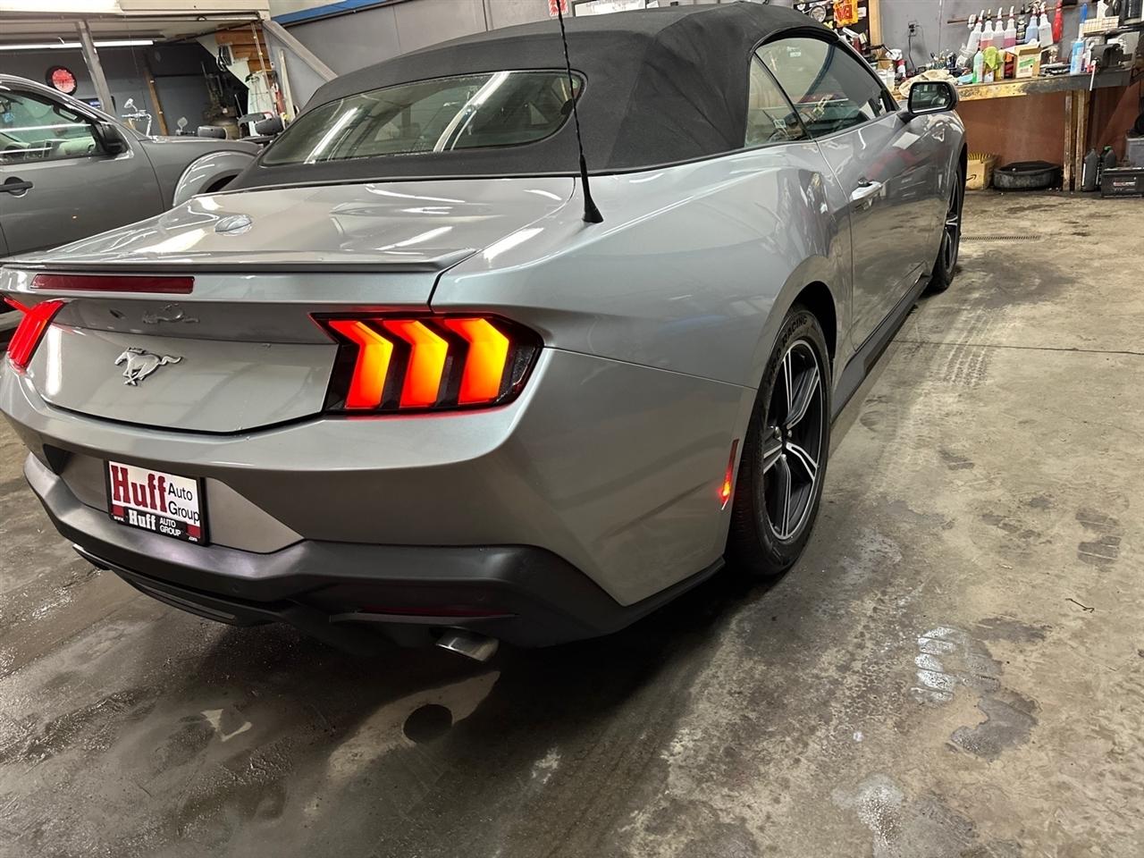 Ford Mustang EcoBoost Convertible 2024