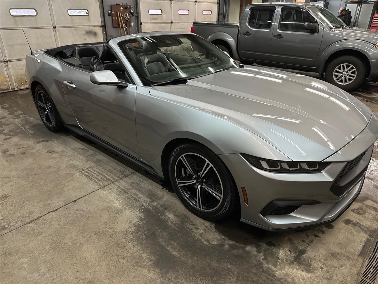 Ford Mustang EcoBoost Convertible 2024