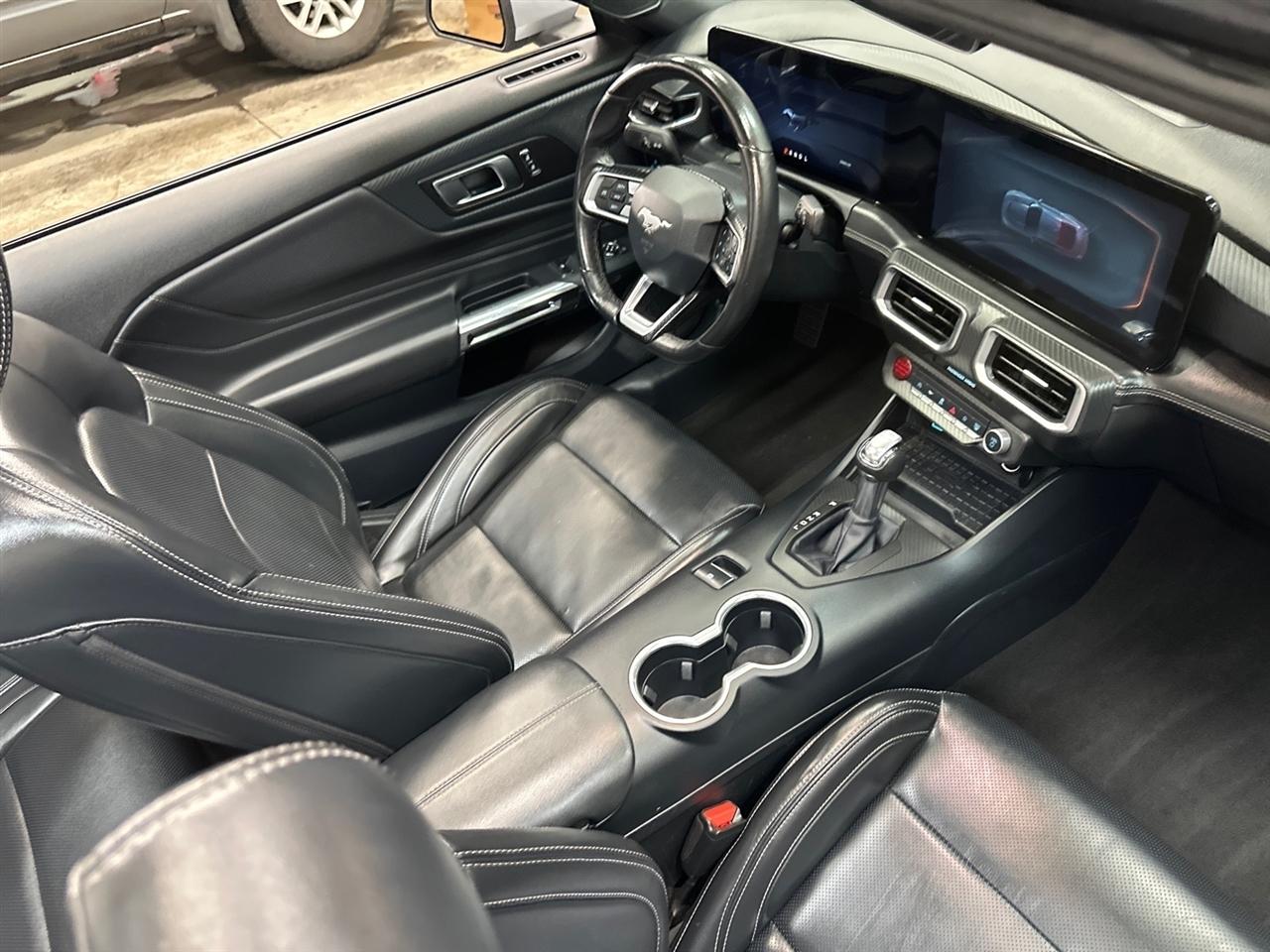 Ford Mustang EcoBoost Convertible 2024