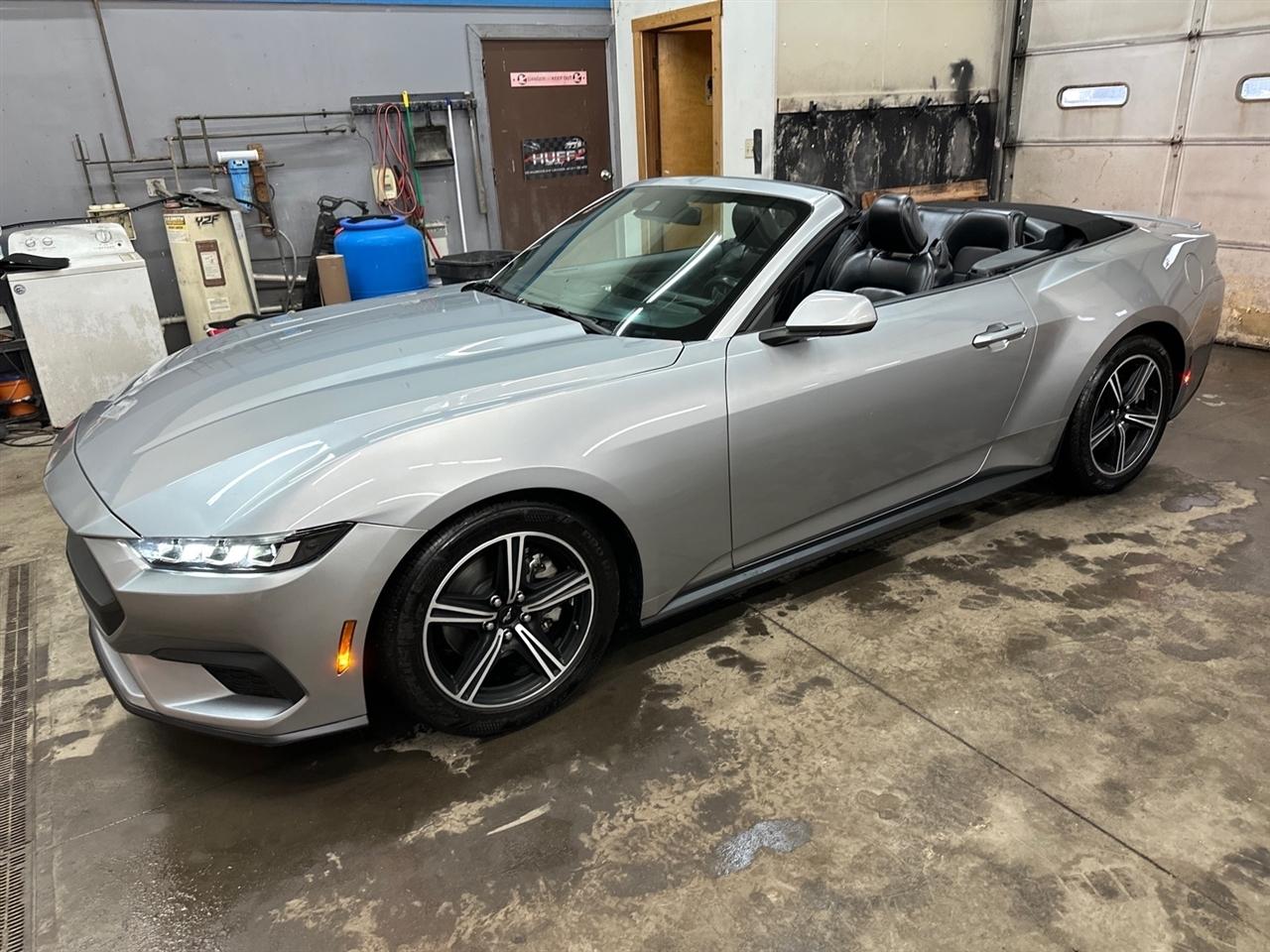 Ford Mustang EcoBoost Convertible 2024