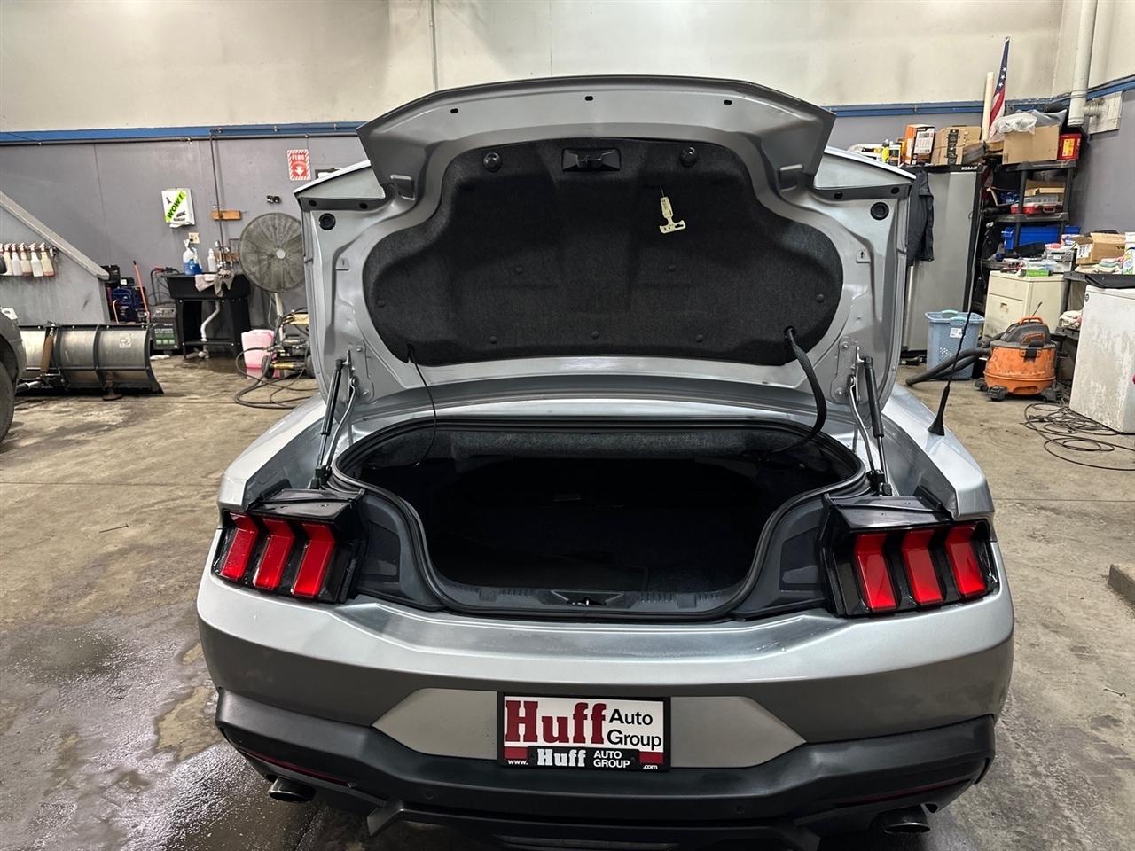 Ford Mustang EcoBoost Convertible 2024