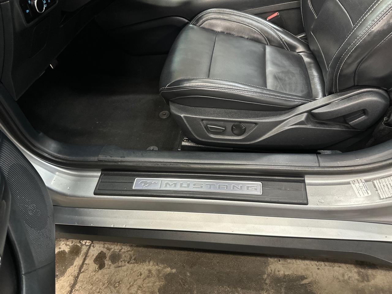 Ford Mustang EcoBoost Convertible 2024