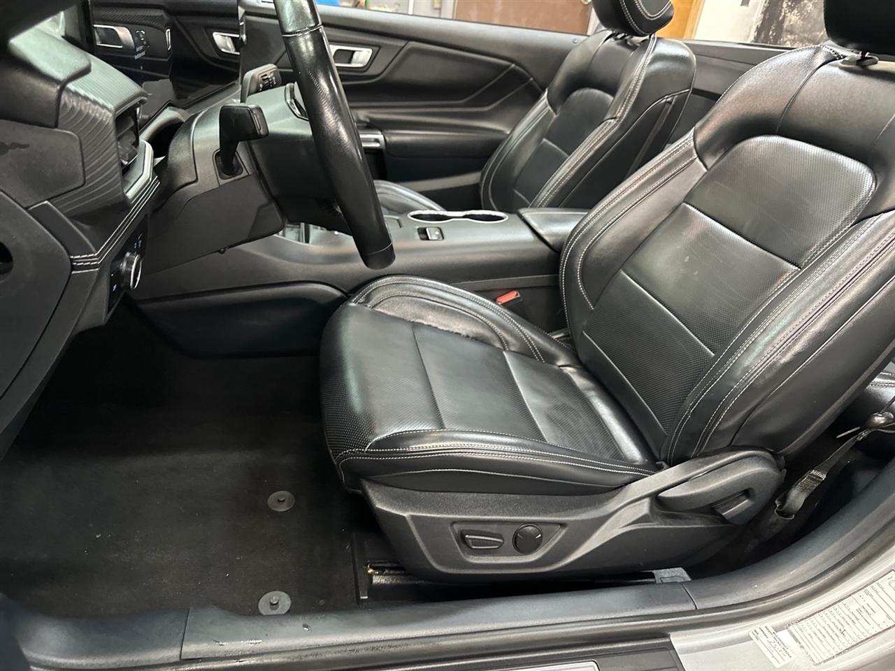 Ford Mustang EcoBoost Convertible 2024