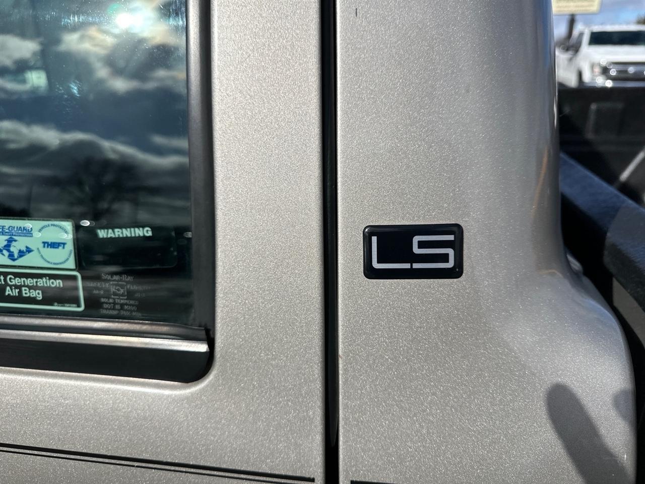 Chevrolet S-10 Reg Cab 108" WB LS 1998