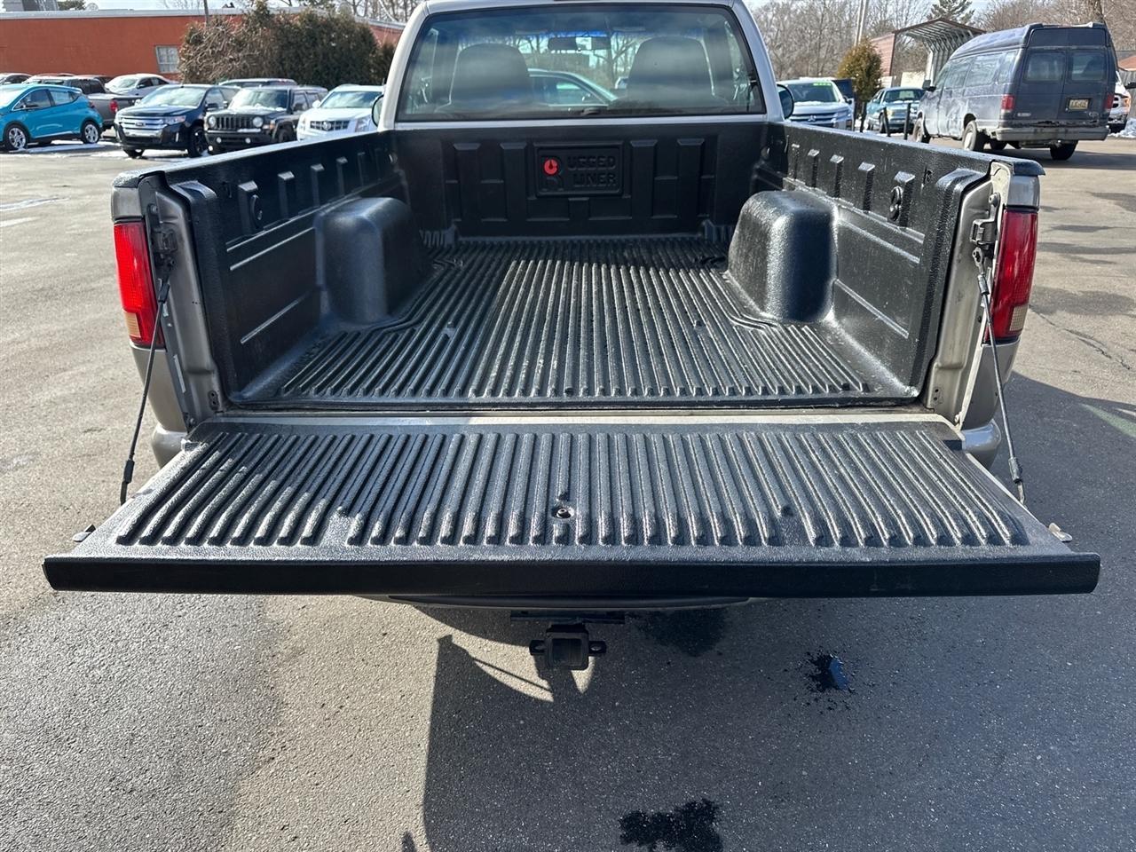 Chevrolet S-10 Reg Cab 108" WB LS 1998