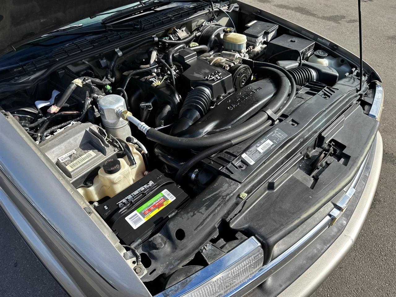 Chevrolet S-10 Reg Cab 108" WB LS 1998