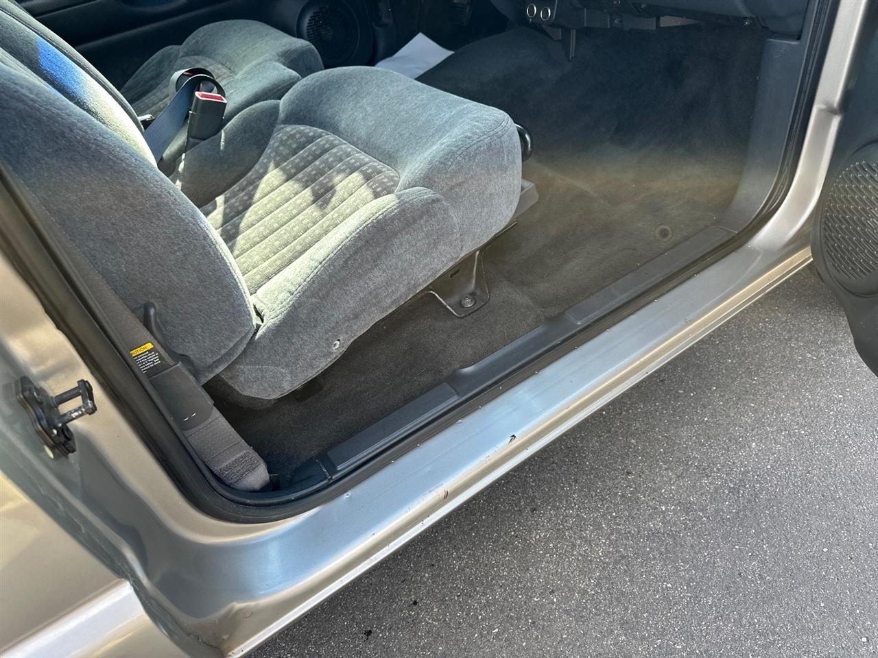 Chevrolet S-10 Reg Cab 108" WB LS 1998