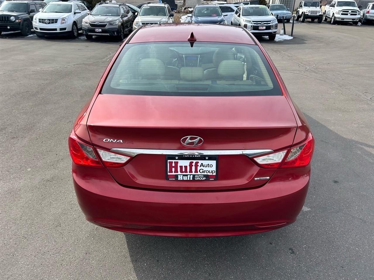 Hyundai Sonata 4dr Sdn 2.4L Auto Ltd 2011