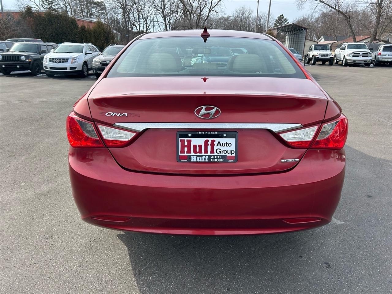 Hyundai Sonata 4dr Sdn 2.4L Auto Ltd 2011