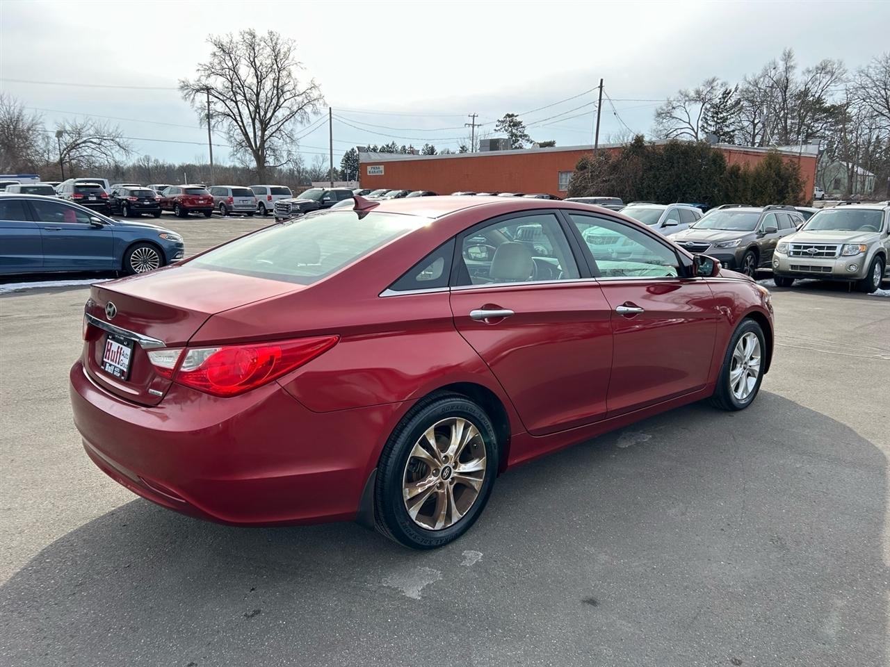 Hyundai Sonata 4dr Sdn 2.4L Auto Ltd 2011