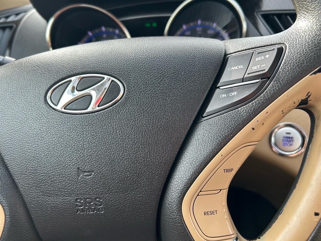 Hyundai Sonata 4dr Sdn 2.4L Auto Ltd 2011