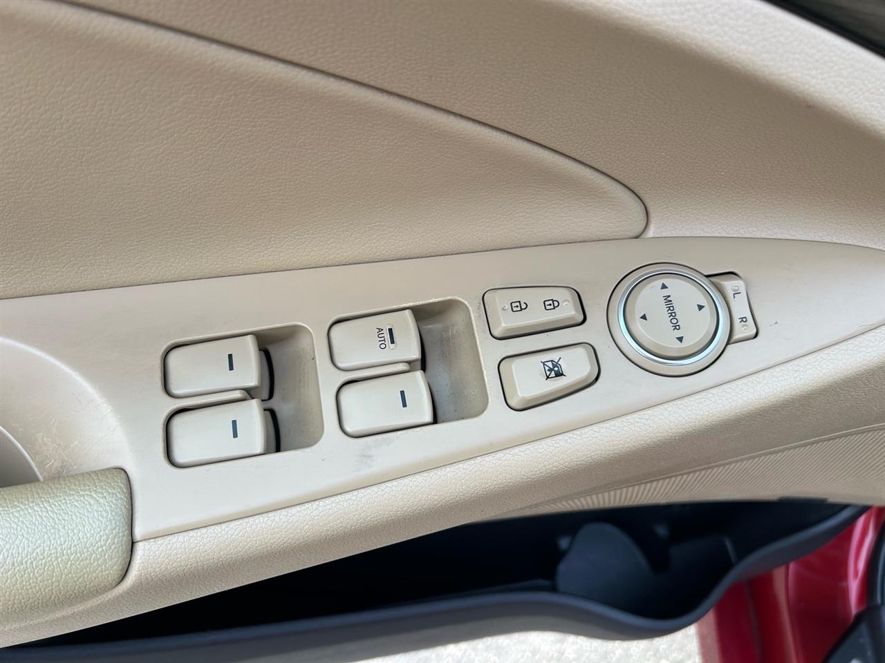 Hyundai Sonata 4dr Sdn 2.4L Auto Ltd 2011