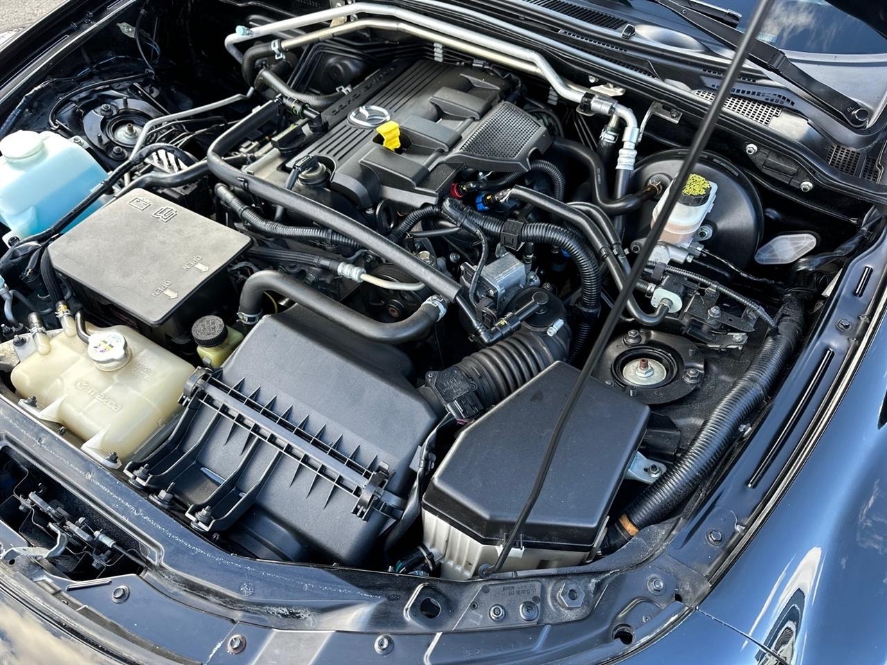 Mazda MX-5 Miata 2dr Conv Auto Sport 2011