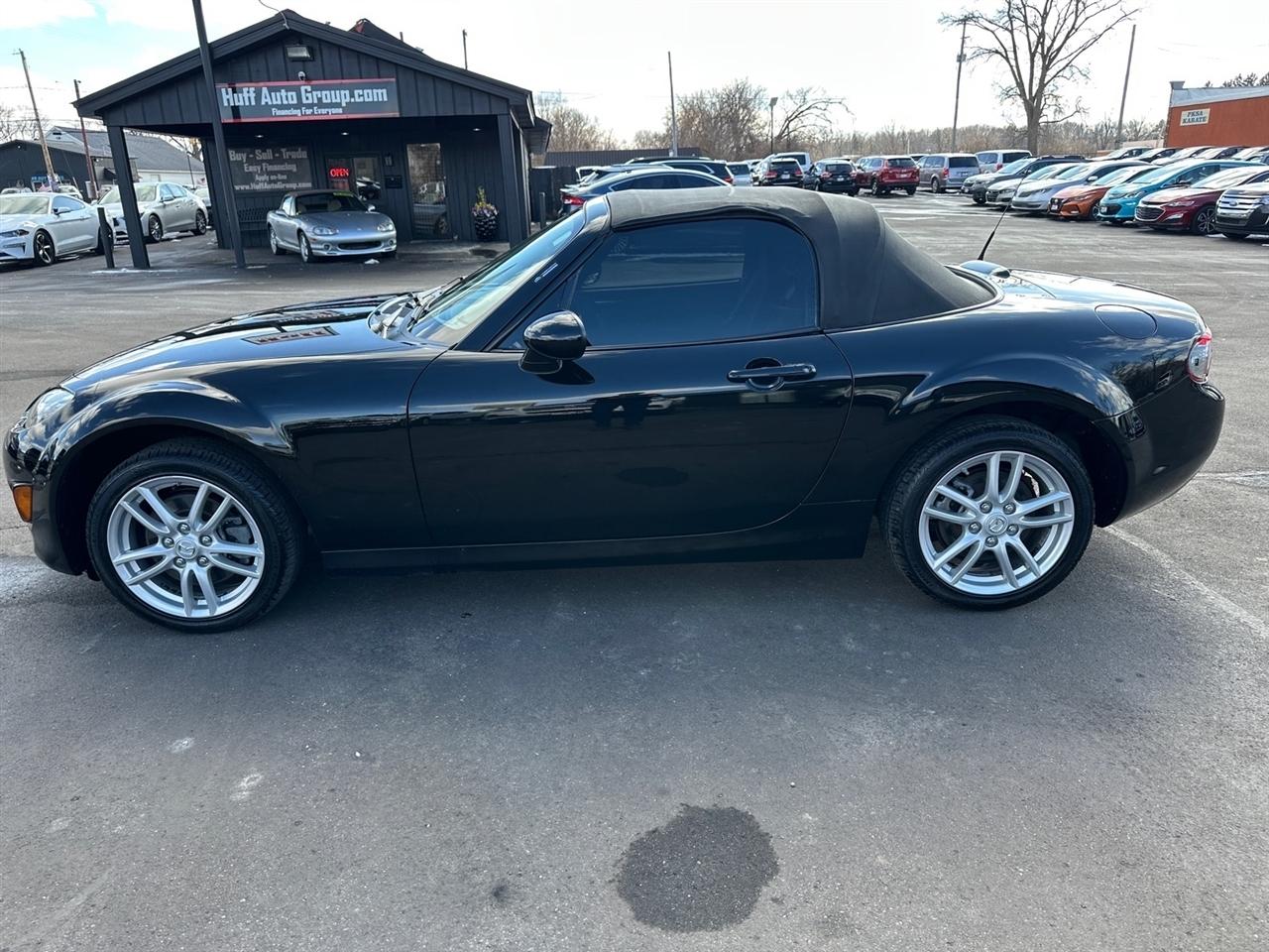 Mazda MX-5 Miata 2dr Conv Auto Sport 2011