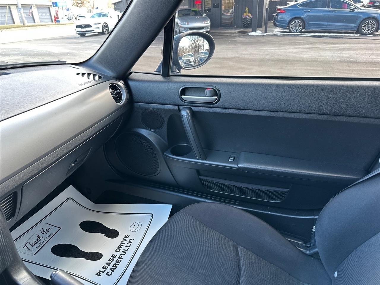 Mazda MX-5 Miata 2dr Conv Auto Sport 2011