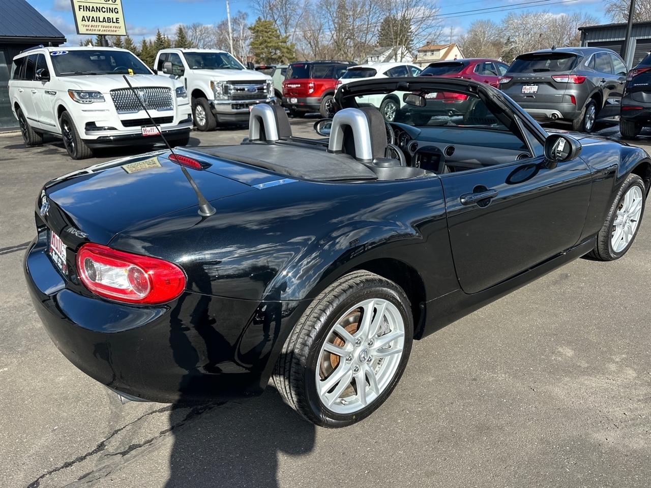 Mazda MX-5 Miata 2dr Conv Auto Sport 2011