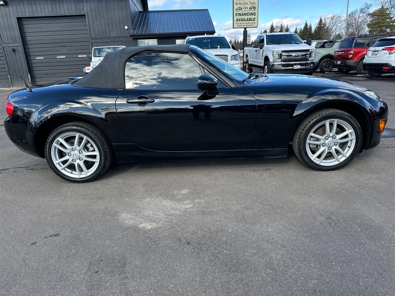 Mazda MX-5 Miata 2dr Conv Auto Sport 2011