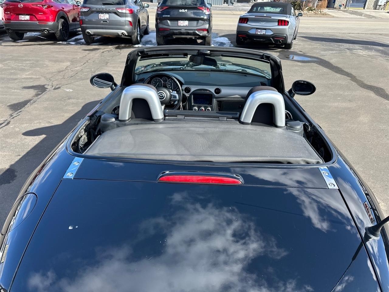 Mazda MX-5 Miata 2dr Conv Auto Sport 2011