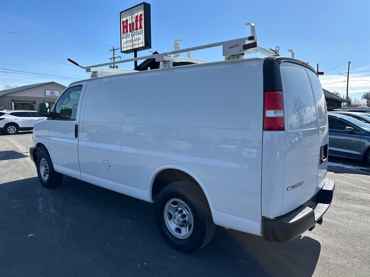 Chevrolet Express Cargo Van RWD 2500 135" 2020