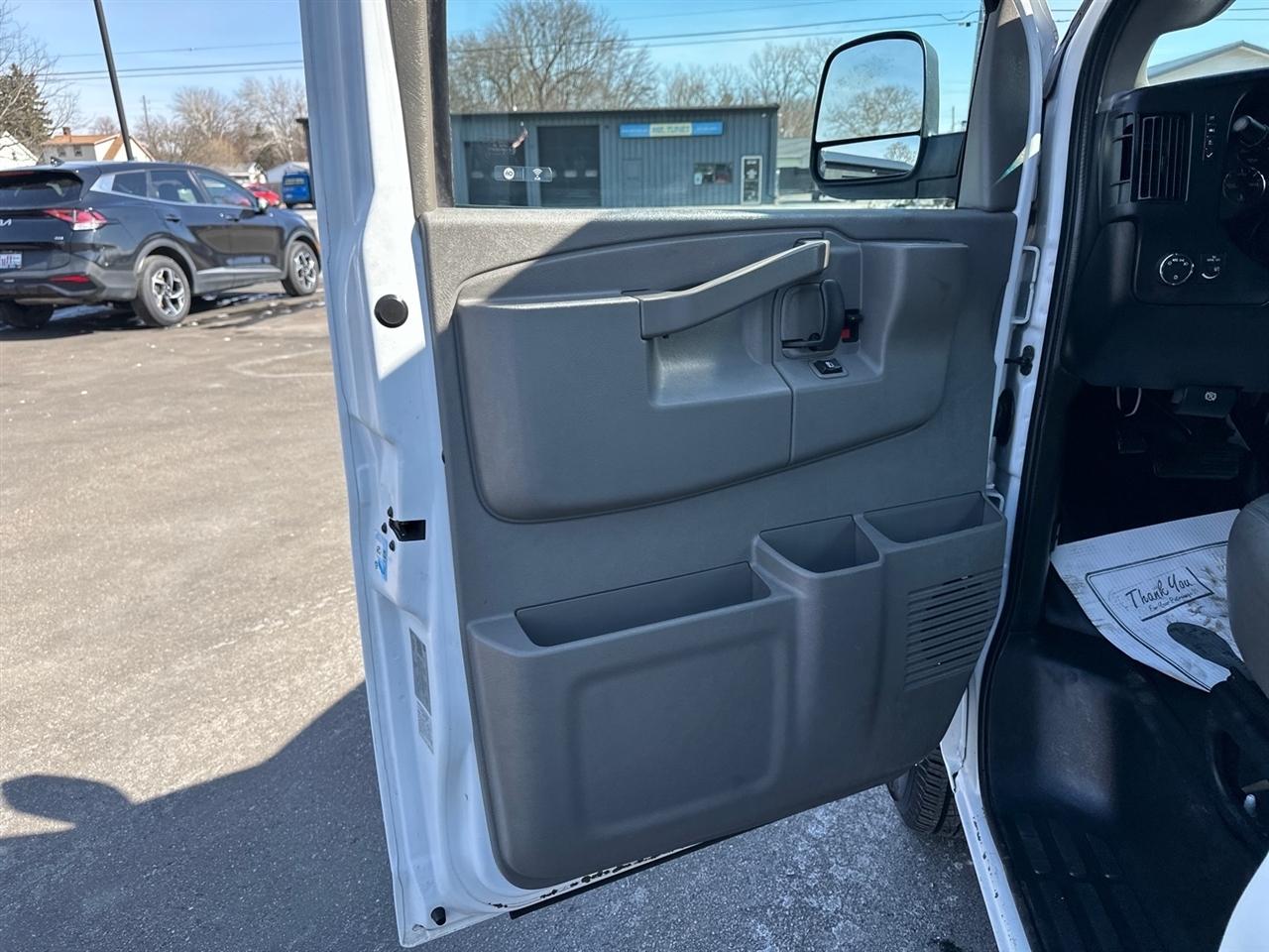 Chevrolet Express Cargo Van RWD 2500 135" 2020