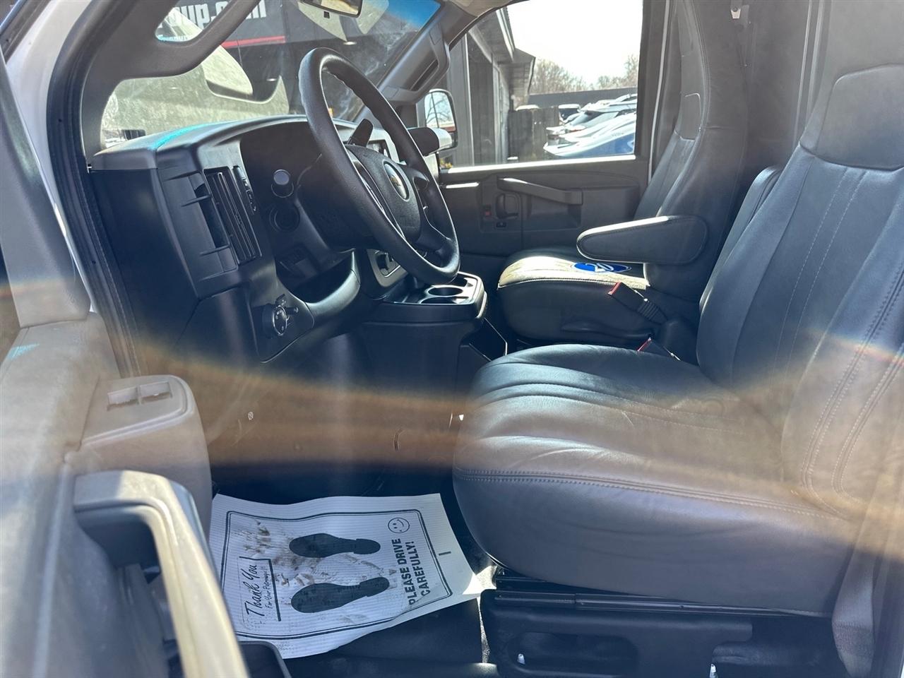 Chevrolet Express Cargo Van RWD 2500 135" 2020