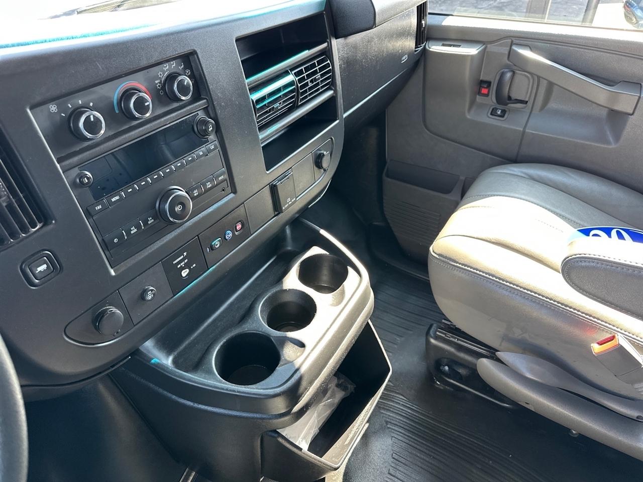 Chevrolet Express Cargo Van RWD 2500 135" 2020