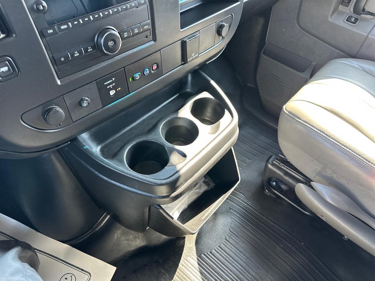 Chevrolet Express Cargo Van RWD 2500 135" 2020