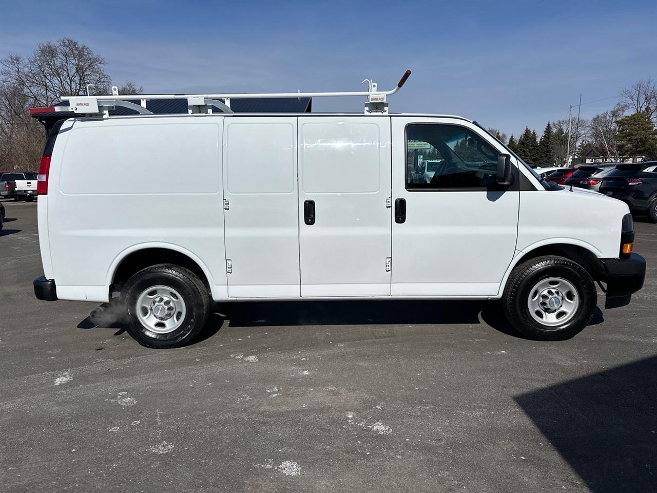 Chevrolet Express Cargo Van RWD 2500 135" 2020
