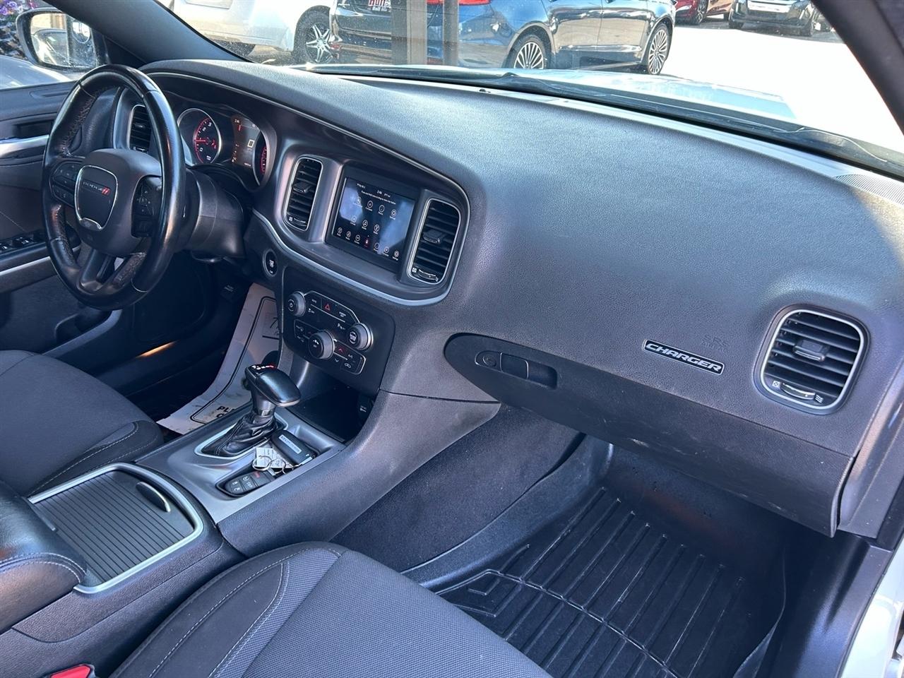 Dodge Charger SXT RWD 2021