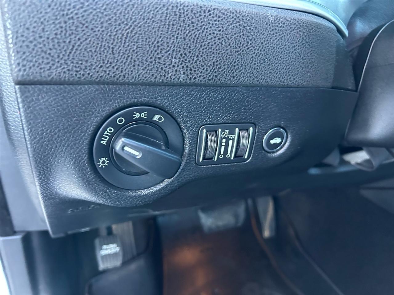 Dodge Charger SXT RWD 2021