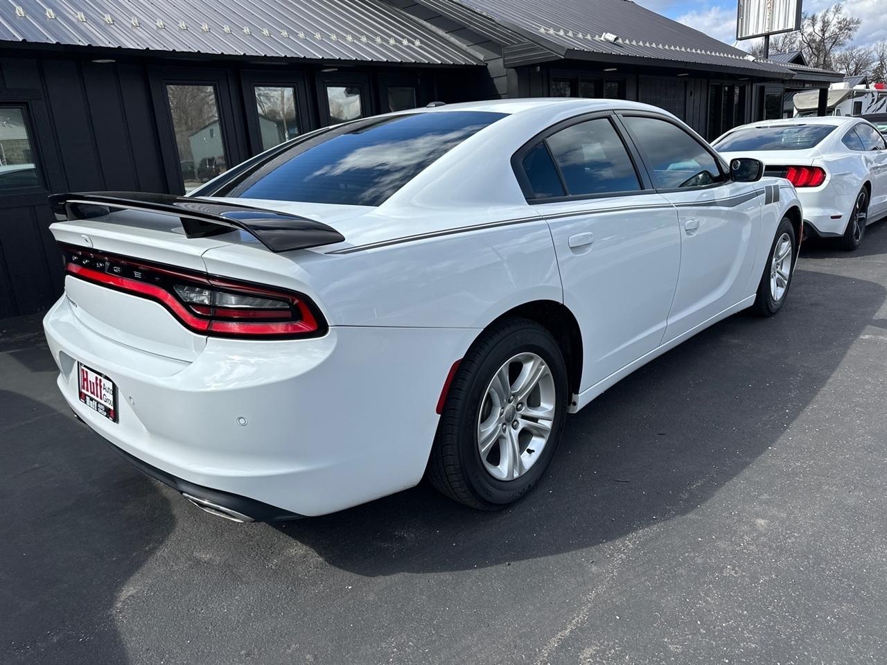 Dodge Charger SXT RWD 2021