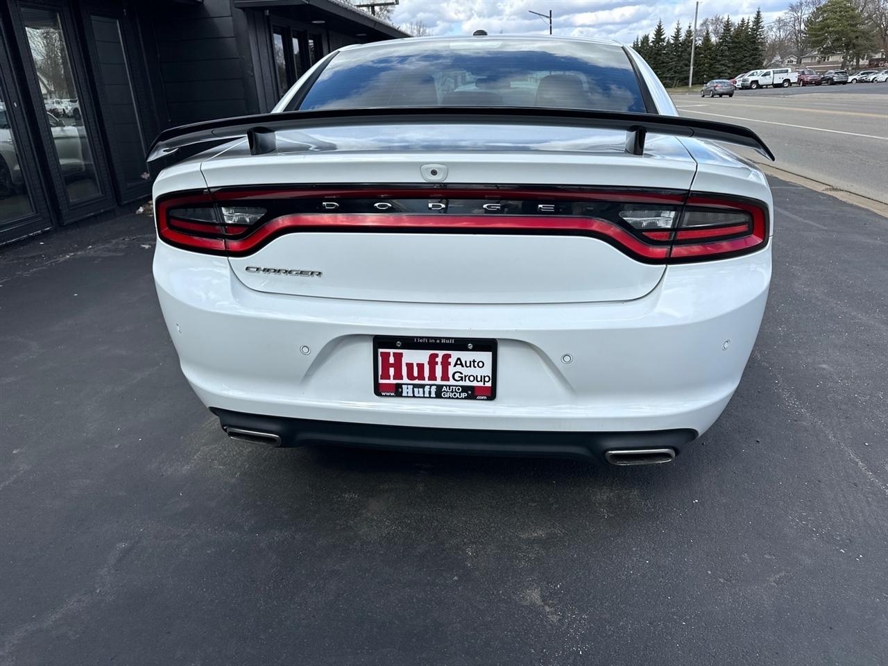 Dodge Charger SXT RWD 2021