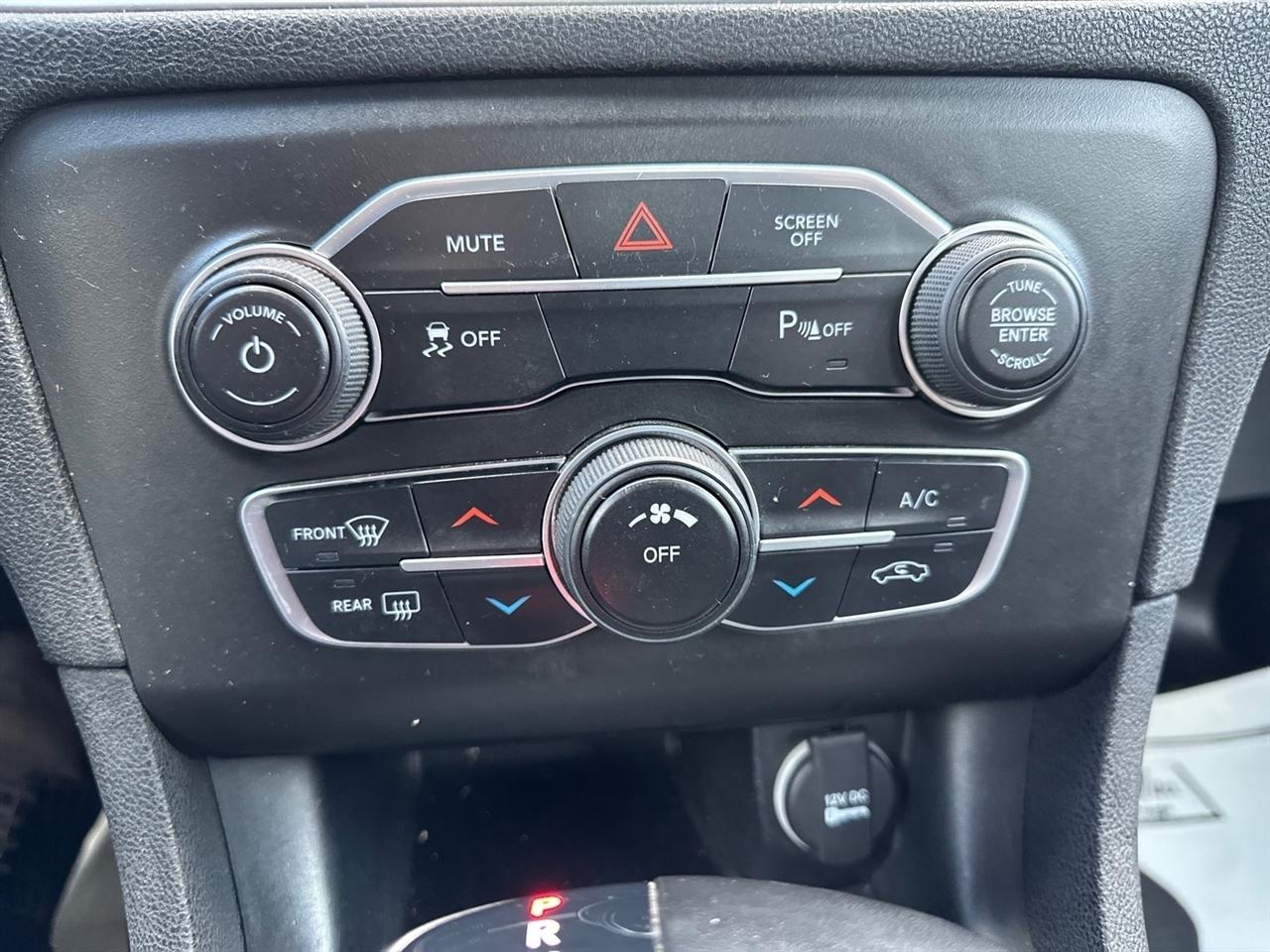 Dodge Charger SXT RWD 2021