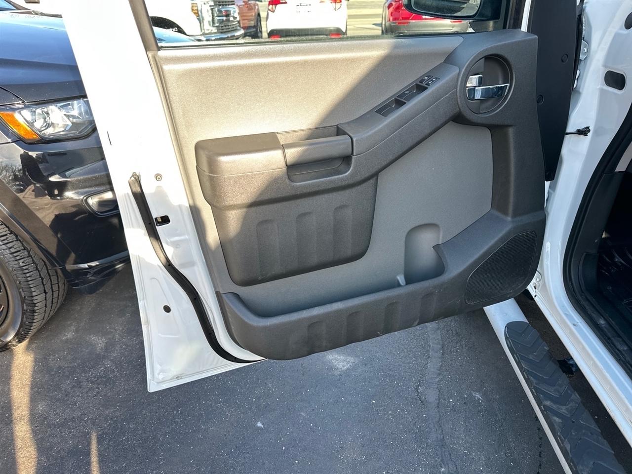 Nissan Xterra 4WD 4dr Auto Pro-4X 2015