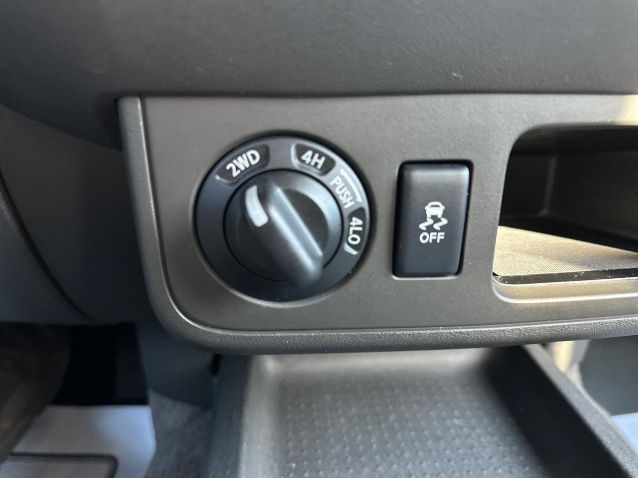 Nissan Xterra 4WD 4dr Auto Pro-4X 2015