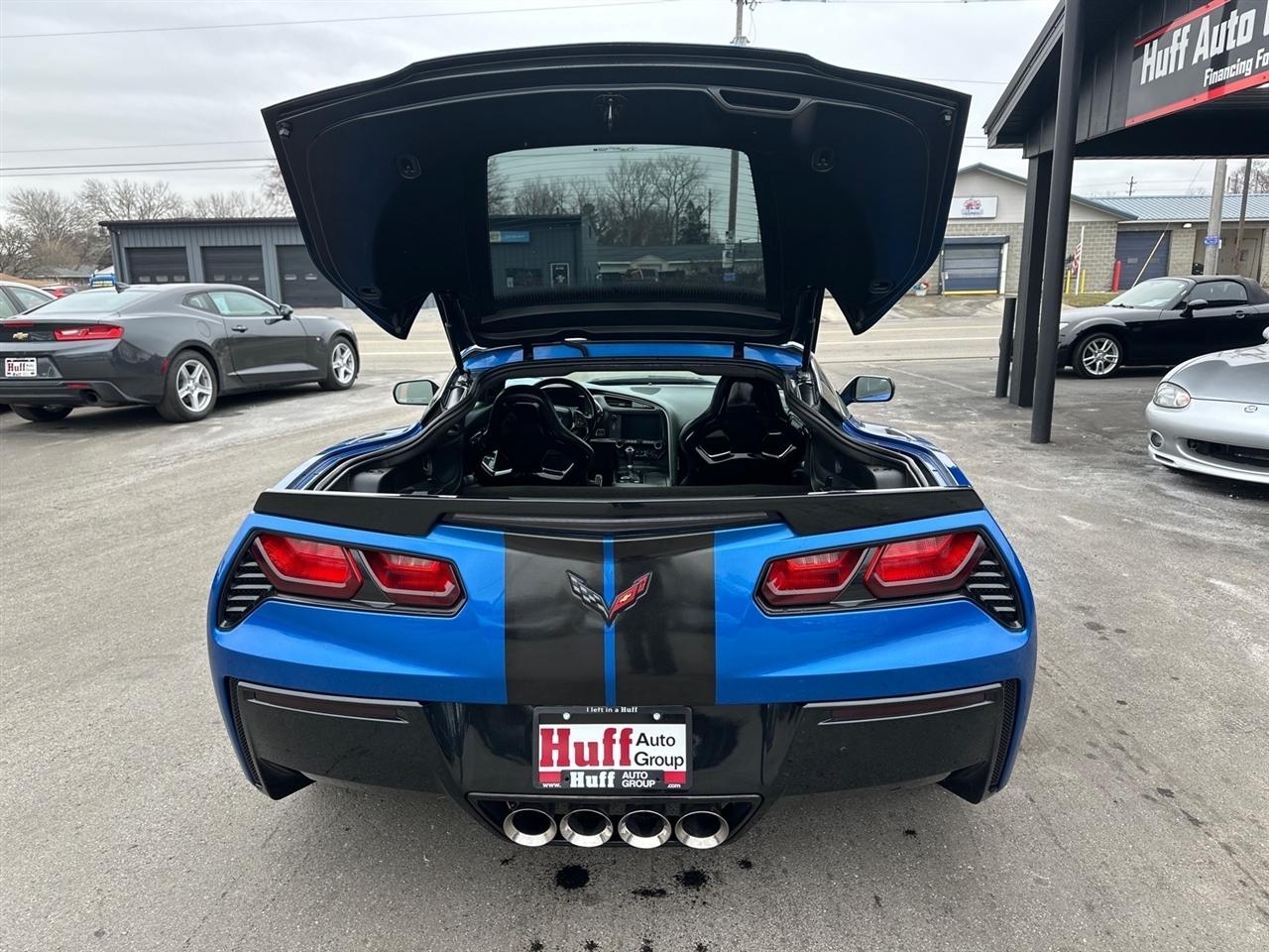 Chevrolet Corvette 2dr Stingray Z51 Cpe w/2LT 2015