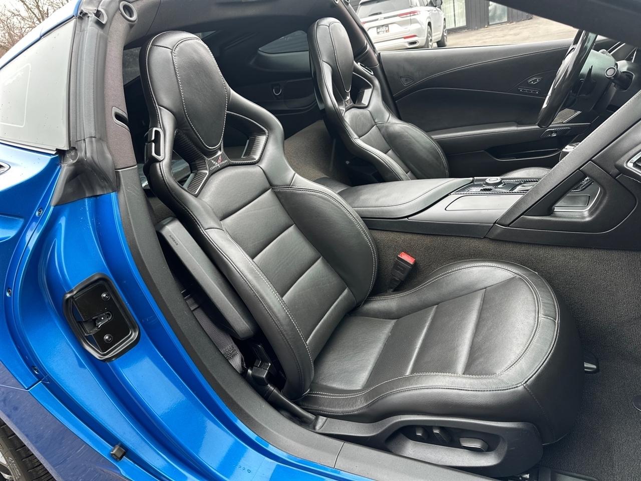 Chevrolet Corvette 2dr Stingray Z51 Cpe w/2LT 2015