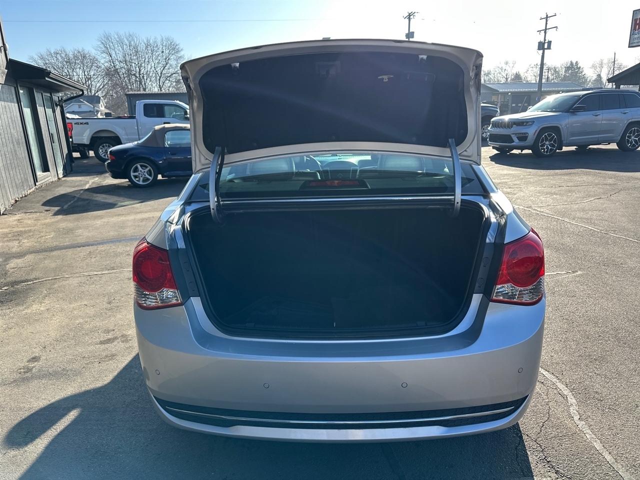 Chevrolet Cruze 4dr Sdn LTZ 2012