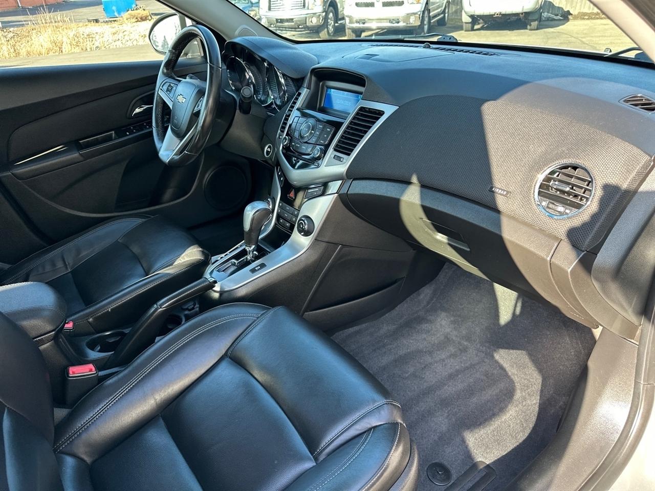 Chevrolet Cruze 4dr Sdn LTZ 2012