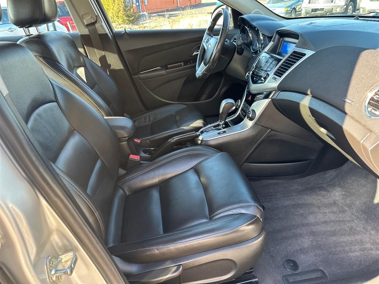 Chevrolet Cruze 4dr Sdn LTZ 2012