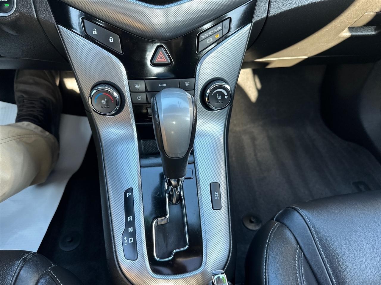 Chevrolet Cruze 4dr Sdn LTZ 2012