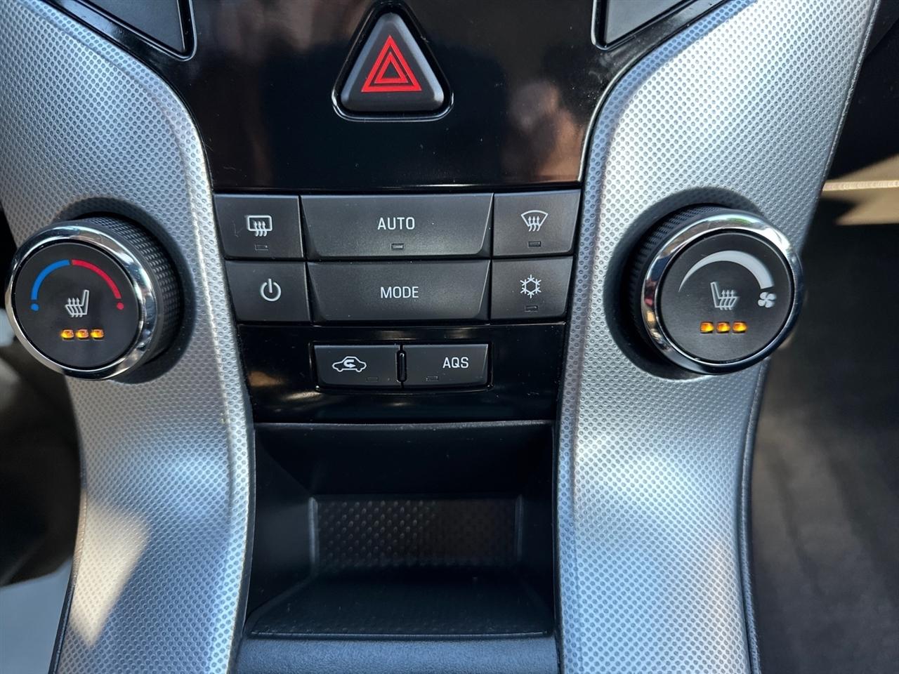 Chevrolet Cruze 4dr Sdn LTZ 2012