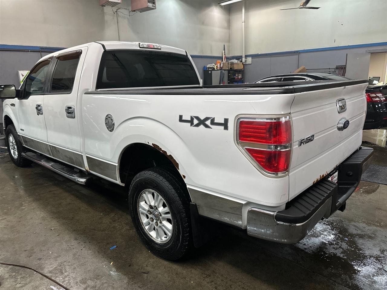 Ford F-150 4WD SuperCrew 157" XL w/HD Payload Pkg 2013