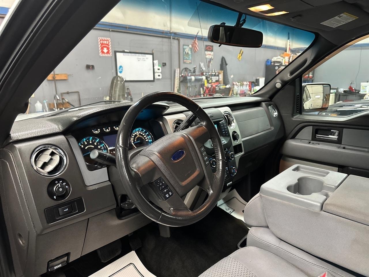 Ford F-150 4WD SuperCrew 157" XL w/HD Payload Pkg 2013