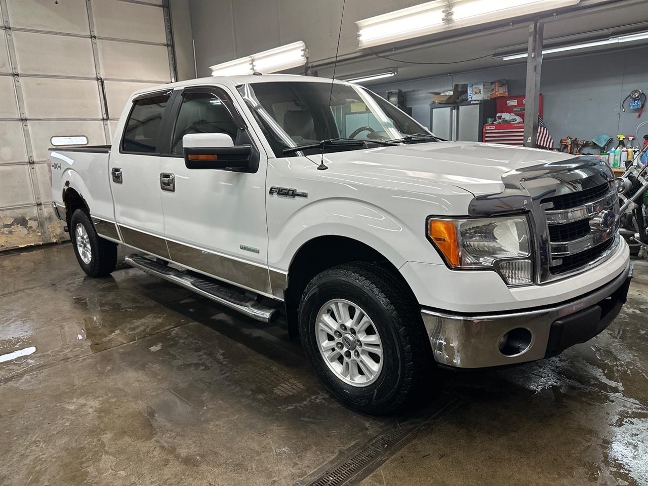 2013 Ford F-150 4WD SuperCrew 157" XL w/HD Payload Pkg